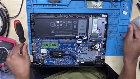 There is no indication of the computer <b>turning</b> on (all the LEDs are off). . Dell latitude not turning on